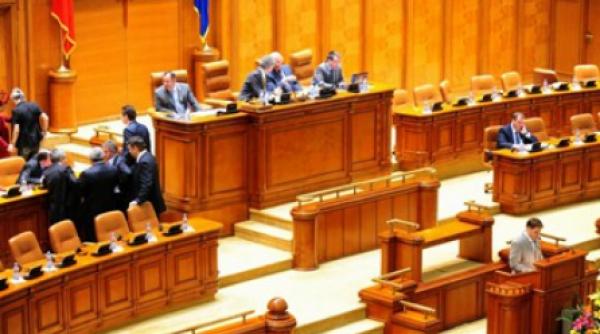 jumatate de motiune pentru jumatate de sala