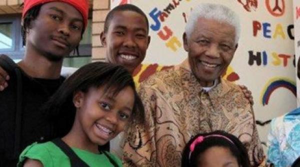 stranepoata lui mandela omorata intr un accident dupa deschiderea cm