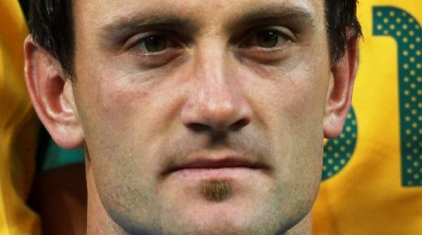 australia portarul brad jones a fost inlocuit cu galekovic