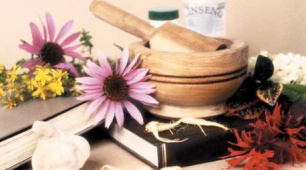 se poarta medicina naturista