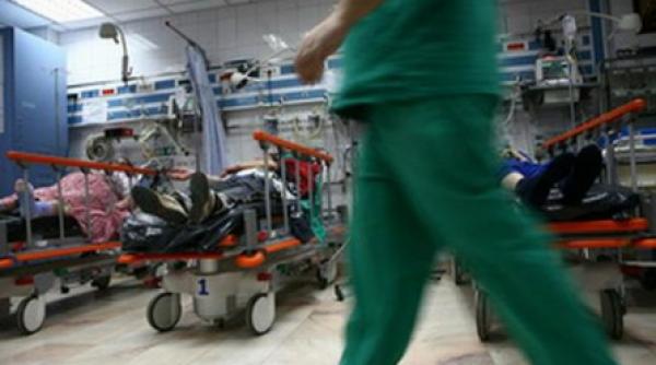 doua batrane au incercat sa se sinucida din cauza taierii pensiilor