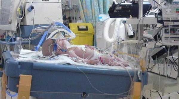 medicii au inghetat un bebelus pentru a i regla bataile inimii