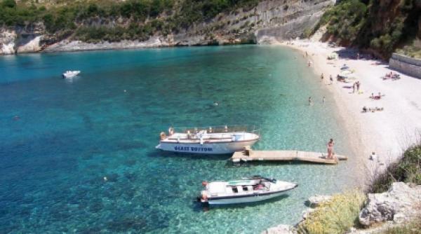 70 dintre romani isi petrec vacantele acasa