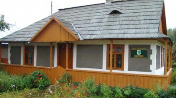 strajer al comorilor istorice