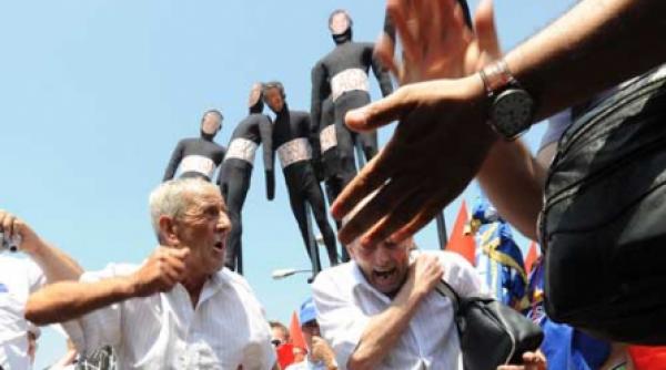 romanii ingroziti de saracie