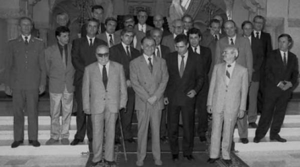 28 iunie 1990 primul program guvernamental dupa sase luni de democratie originala