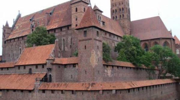 castelul malbork un clasic al fortaretelor medievale