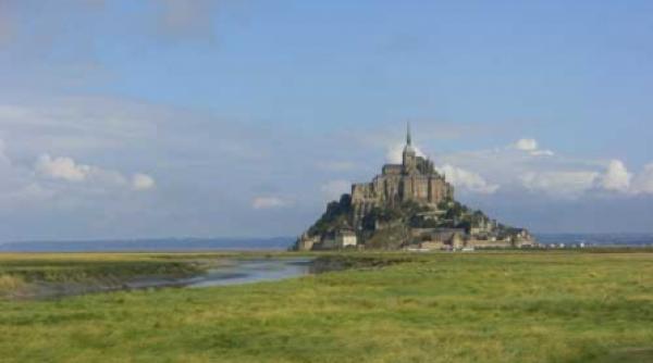 mont saint michel castelul insula