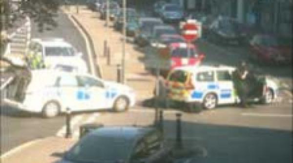 ostatici la banca barclays