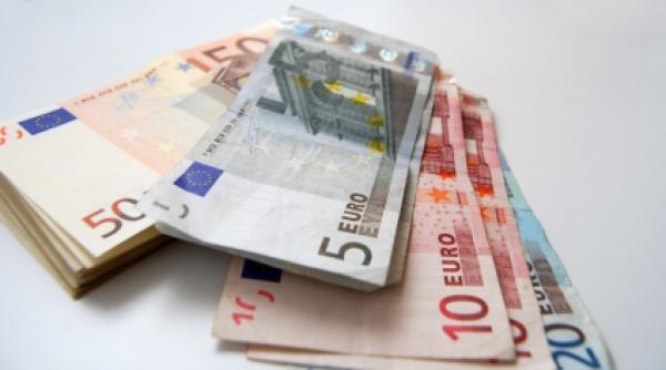 euro atinge oficial un nou maxim istoric 4 3523 lei