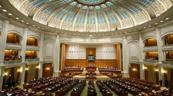 taierea salariilor adoptata de parlament