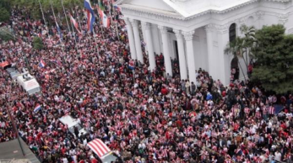 zeci de raniti si arestati la asuncion dupa calificarea paraguayului in sferturi