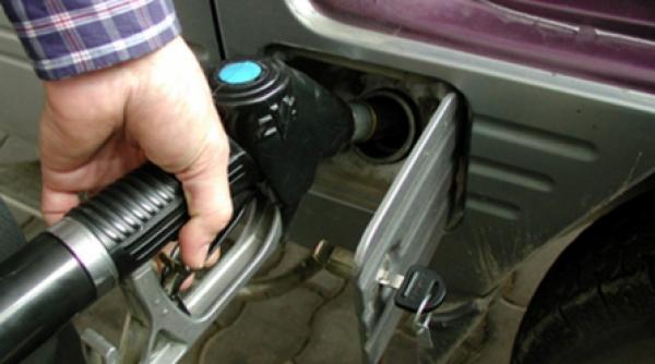 romanii cumpara benzina mai ieftina din republica moldova