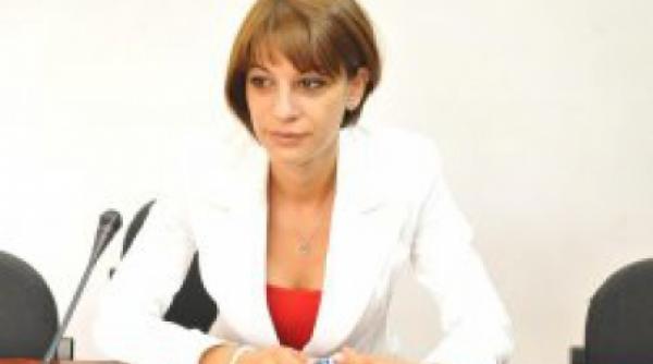 deputat pnl diana tusa cabinetul boc a bagat banii pentru diguri in constructia de sali de sport