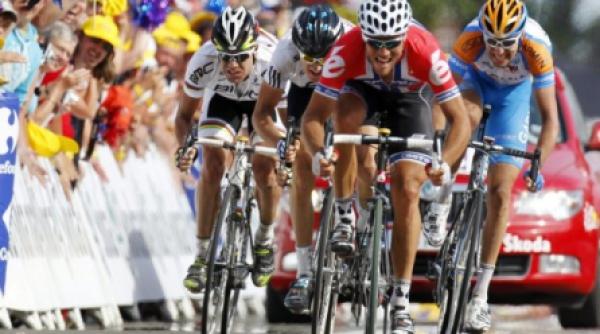 hushovd castiga cancellara redevine tricou galben