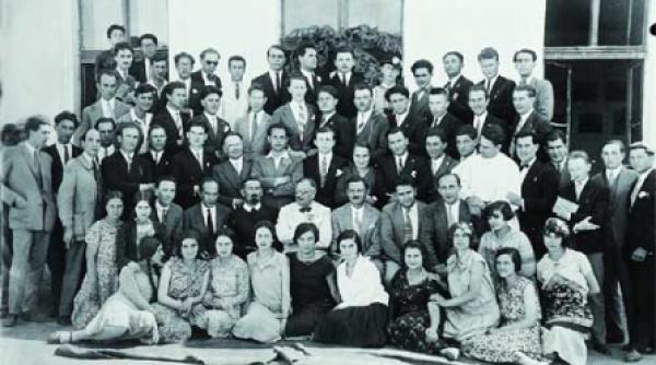 indragostit de folclor