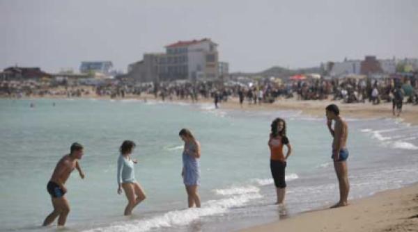 criza ne strica vacanta