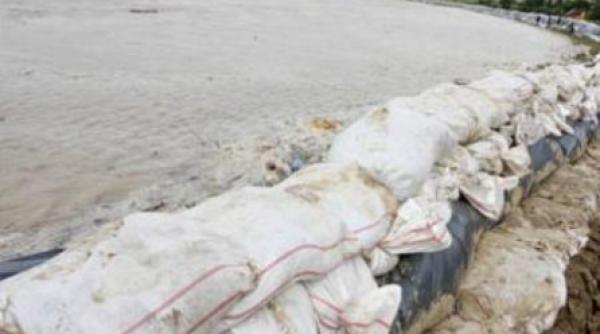 dig rupt in localitatea tulceana ceatalchioi oamenii sunt evacuati cu vaporul