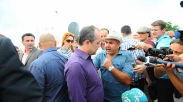 boc huiduit la centura deschisa