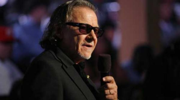 harvey keitel inlocuit de un roman