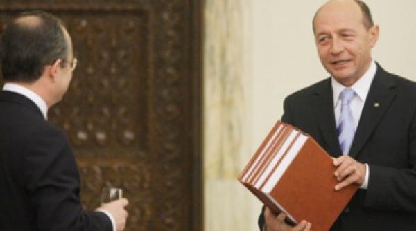 basescu desant la guvern pentru ani