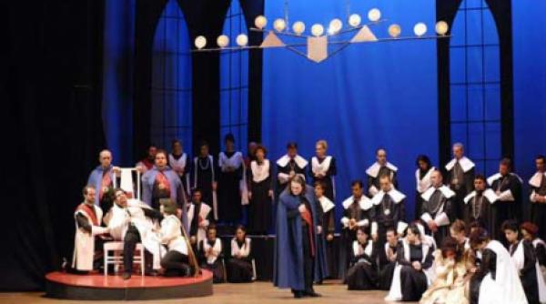 nu trageti cu revolverul in cultura