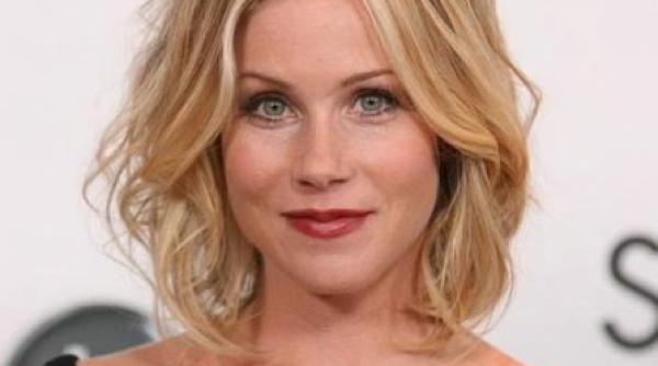 christina applegate se pregateste sa devina mamica