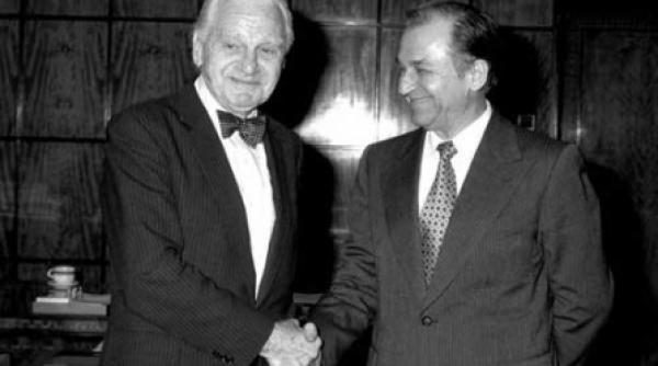 axa nastase ratiu si retragerea securistilor din diplomatie