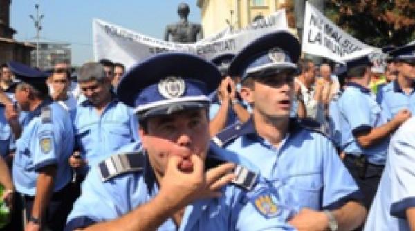 politistii ameninta cu proteste daca mai face disponibilizari