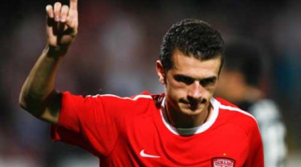 nemultumit de aparare