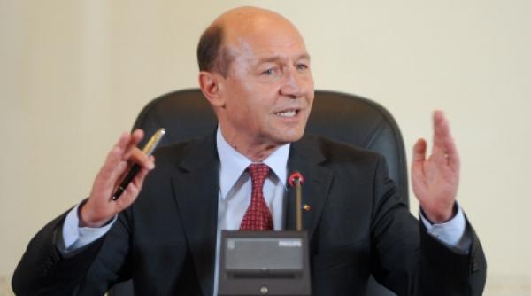 basescu nu e de ajuns sa disponibilizam 74 000 de bugetari