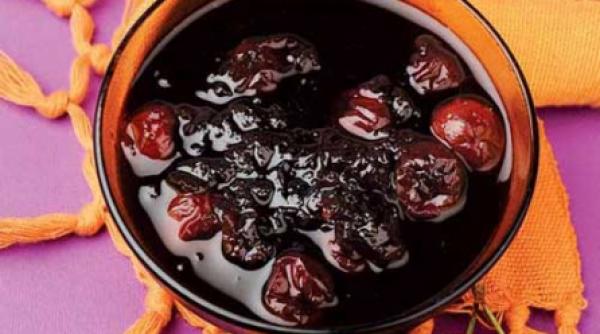 chipuri dragi pictate in floarea soarelui