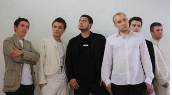 grimus canta in anglia