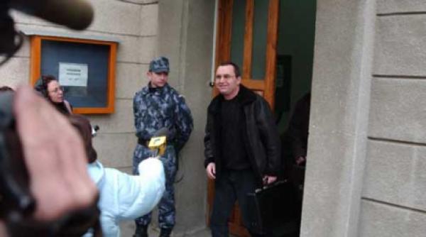 dinel staicu fac lobby cu toti politicienii inclusiv cu boc