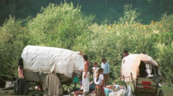 peste 40 de tabere ilegale de romi din franta au fost desfiintate in 15 zile