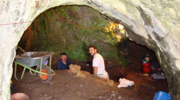 oameni si fiare in pesterile din bihor