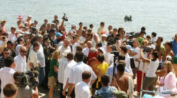 basescu primit cu huo la constanta