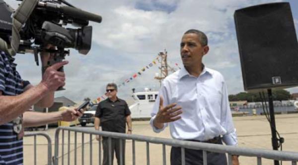 obama isi pune america in cap