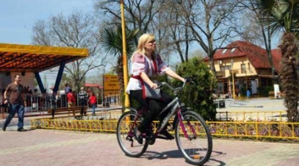 nuti biciclista brand pentru udrea