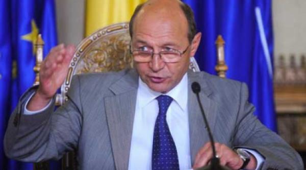basescu loveste din nou