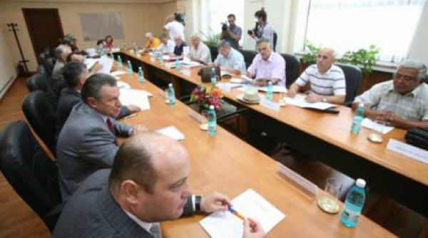 8 300 de ceferisti vor fi trasi pe dreapta