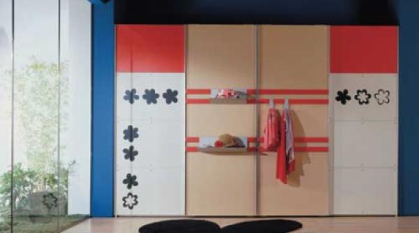 povesti pe mobila in camera copilului