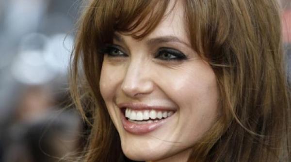 angelina jolie dieta vegetariana aproape m a ucis