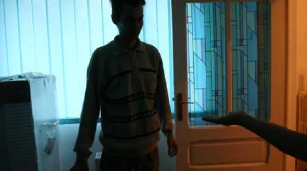 iau de la handicapati ca sa faca economii la buget