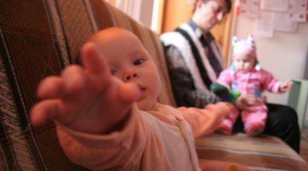 copiii din centrele de plasament raman fara asistenti maternali