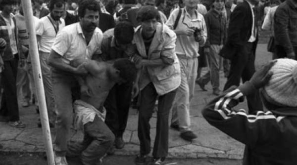 epoca distrugerii mitinguri proteste greve contestatii