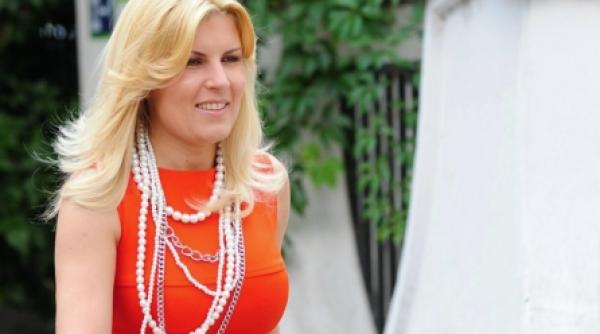 udrea basescu si ar fi dat demisia in locul lui boc de data asta l a lasat sa si faca treaba