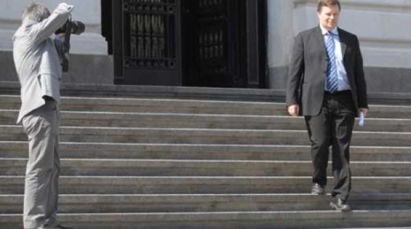 ce ascunde scrisoarea cu fmi