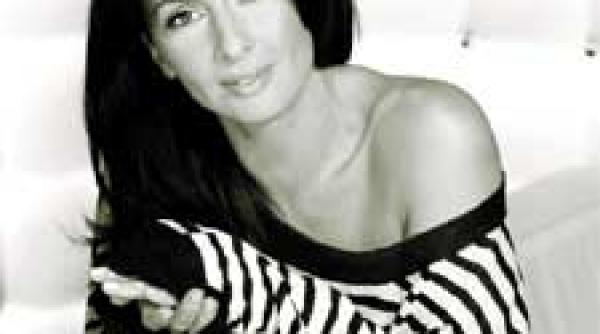 cat de aproape mi esti