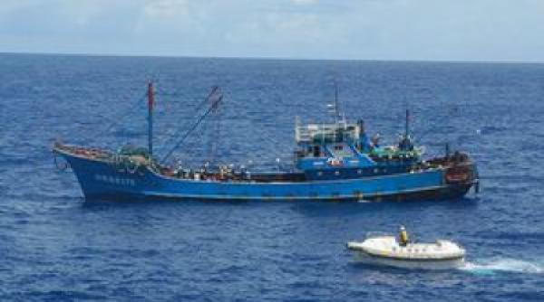 autoritatile nipone elibereaza echipajul unui trauler chinez